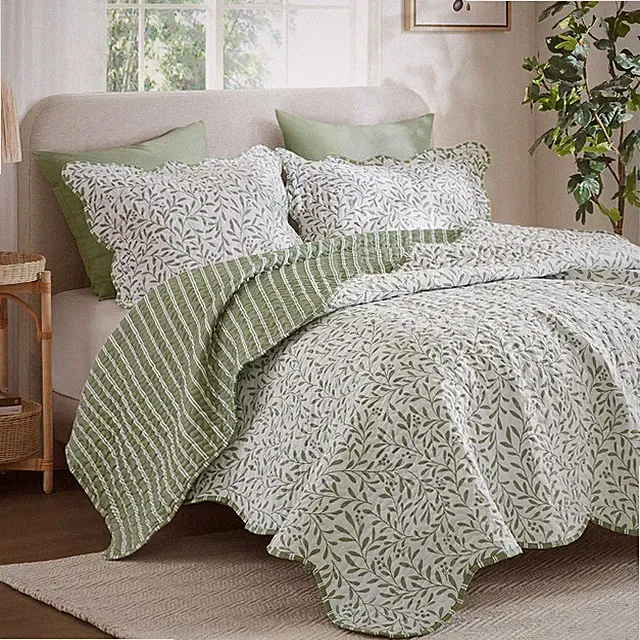 3-Piece Reversible Quilt Set, Botanical Print & Scalloped Edge, Lightweight Summ