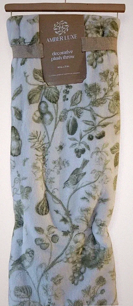 Amber Luxe Plush Decorative Throw Blanket 60" X 70" Green White Botanical Bird