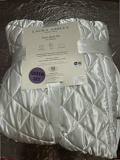 New Laura Ashley Daisy Mae Green Satin 100% Polyester Full Queen Quilt Set 3pc