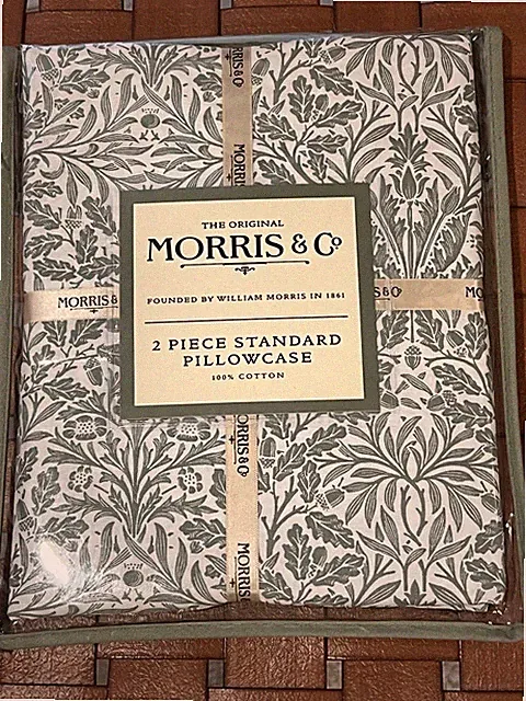 WILLIAM MORRIS Botanical Acorn Green White Standard Pillowcases Set of 2 Cotton